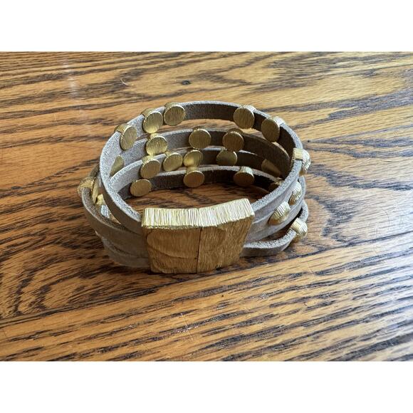 Suede Leather Golden Stud Thick Magnetic Bracelet - Picture 3 of 7